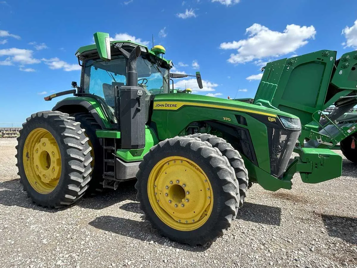 john deere 8r tractor specs