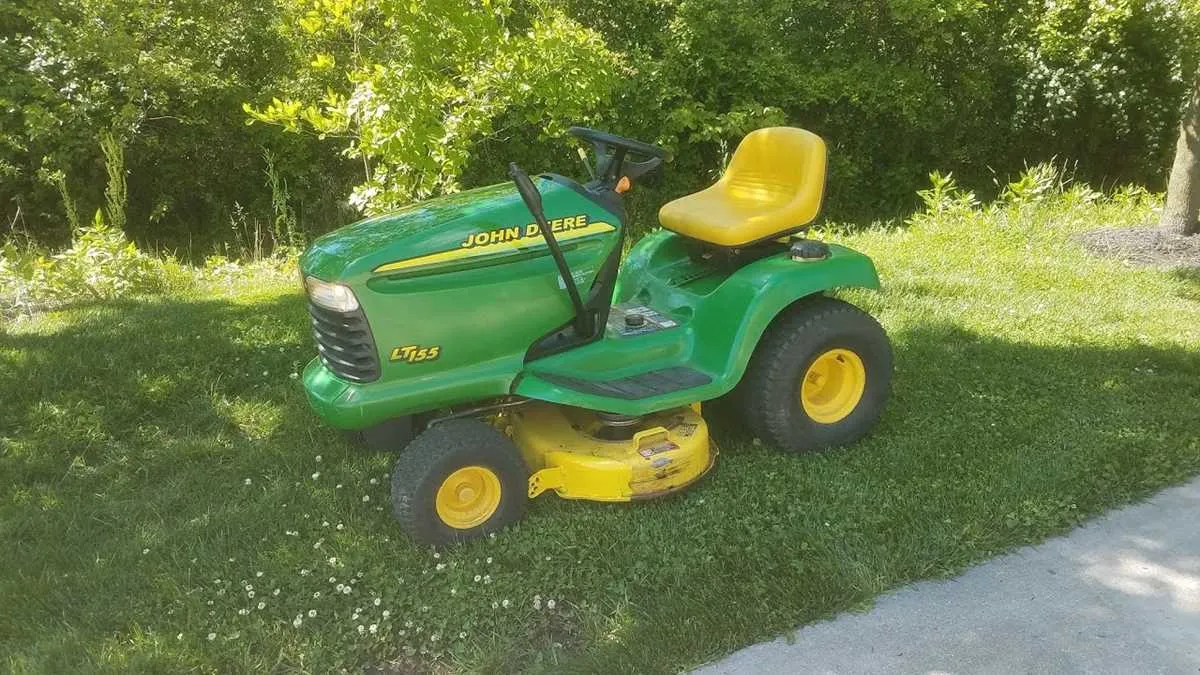 lt155 john deere specs