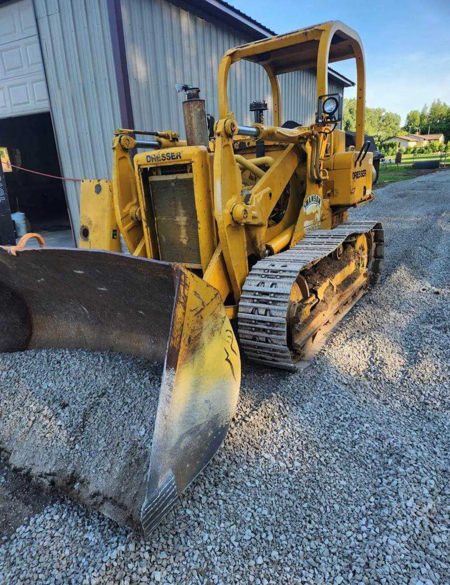 john deere 555b loader specs
