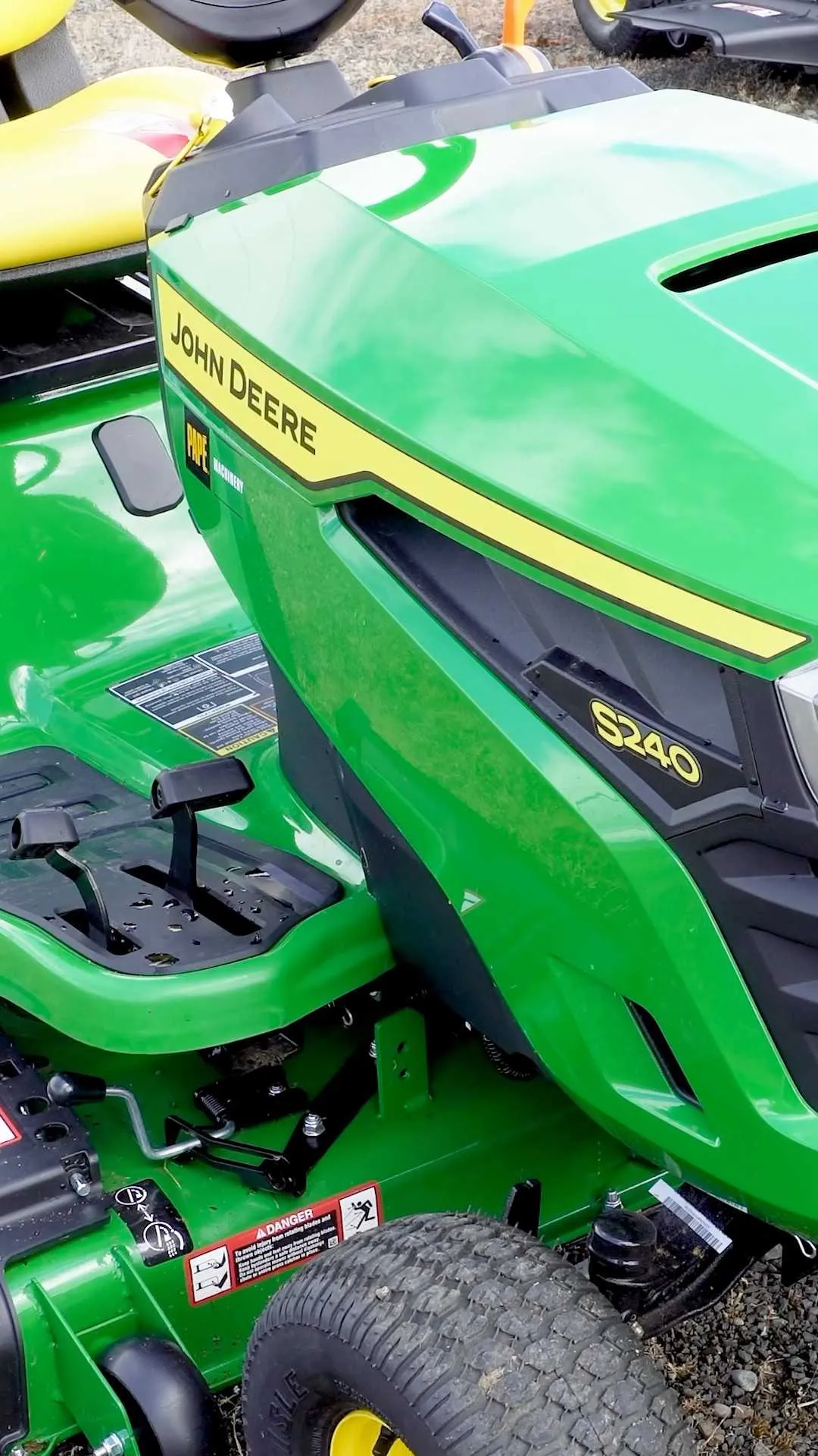 1998 john deere 240 specs