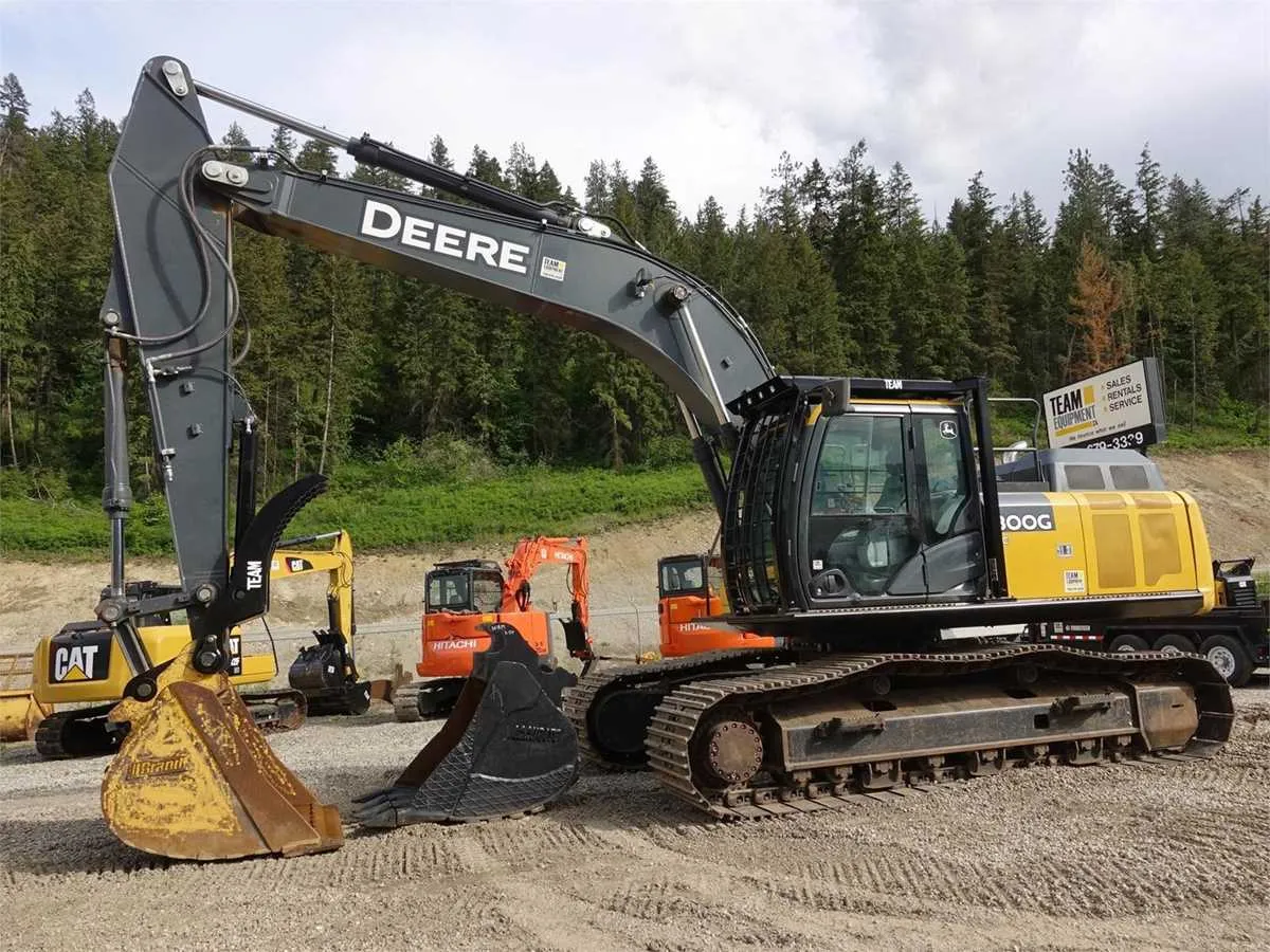 spec john deere 300