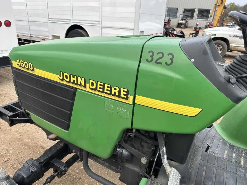 4600 john deere specs