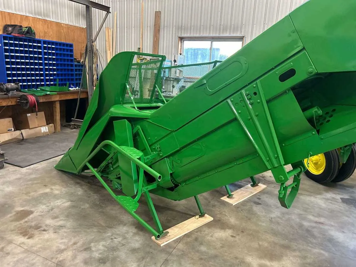 john deere 227 corn picker specs