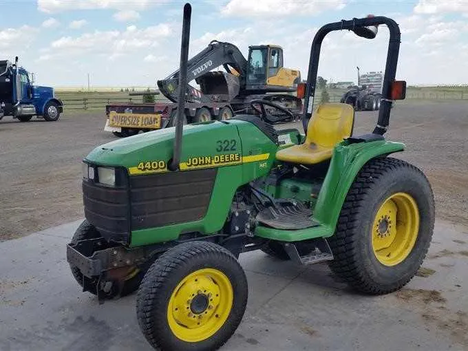 john deere 4400 hst specs