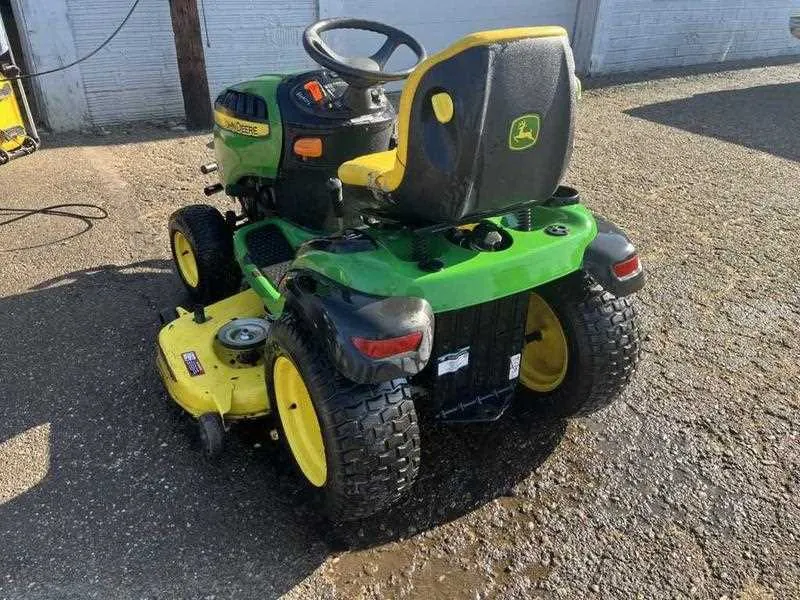 cub cadet xt1 lt42 vs john deere s100 specs
