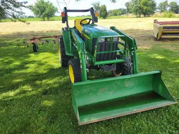2017 john deere 3032e specs