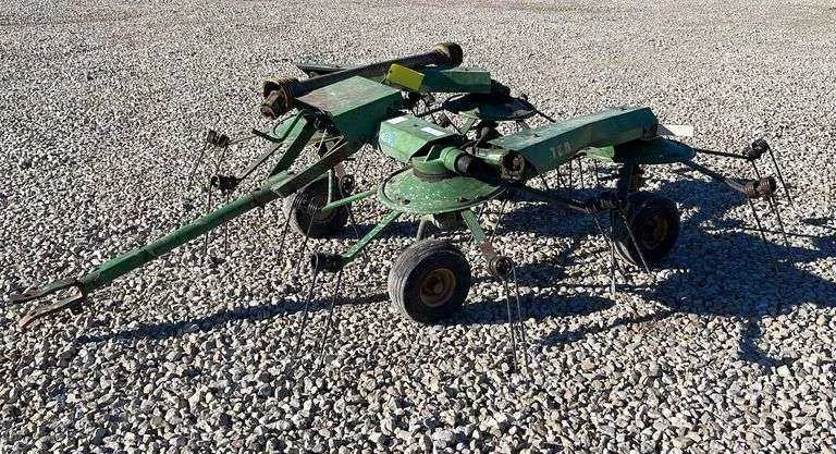 john deere 752 tedder specs