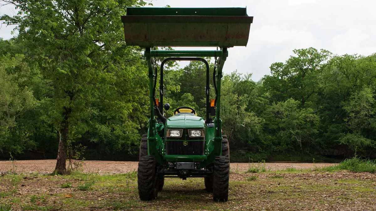 john deere 3830e specs