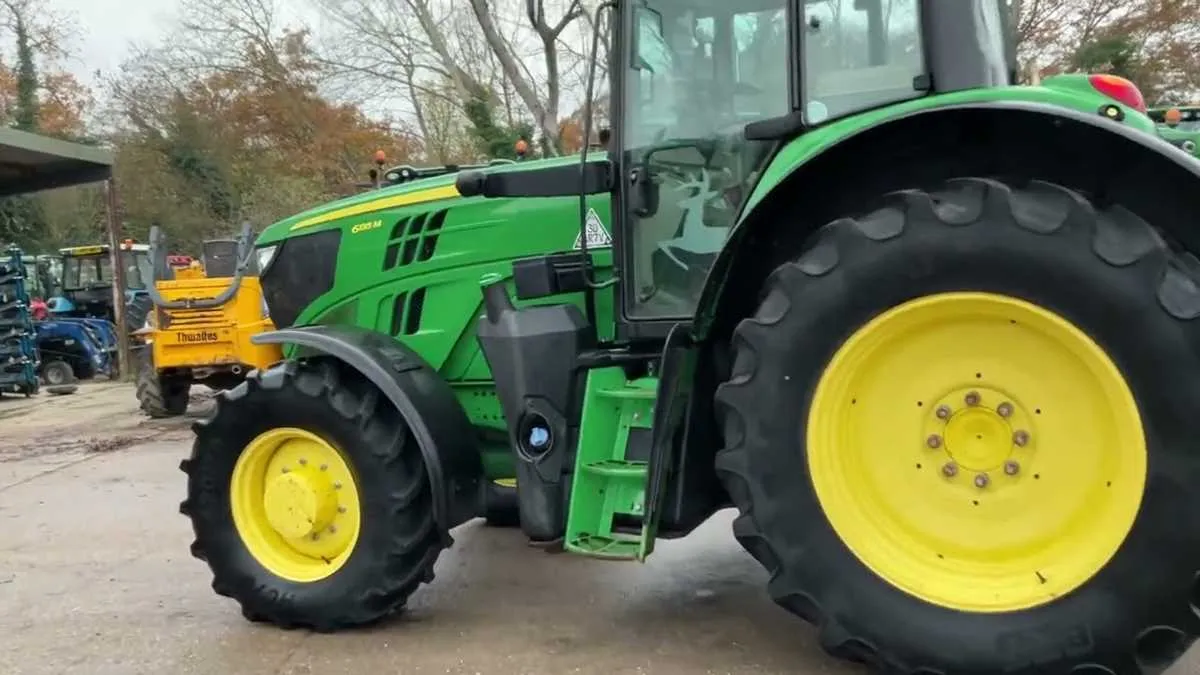 john deere 6135m specs