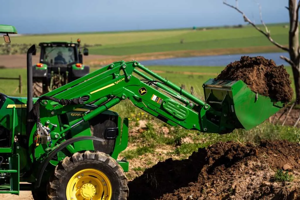 john deere 520m loader specs