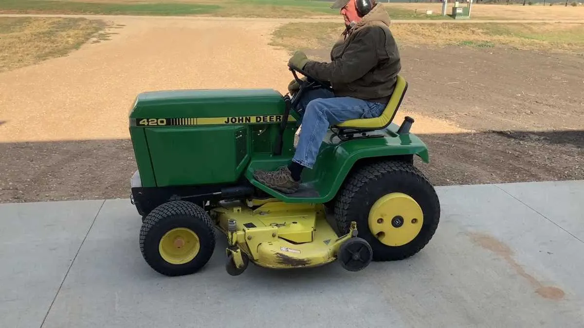 john deere 420 garden tractor specs