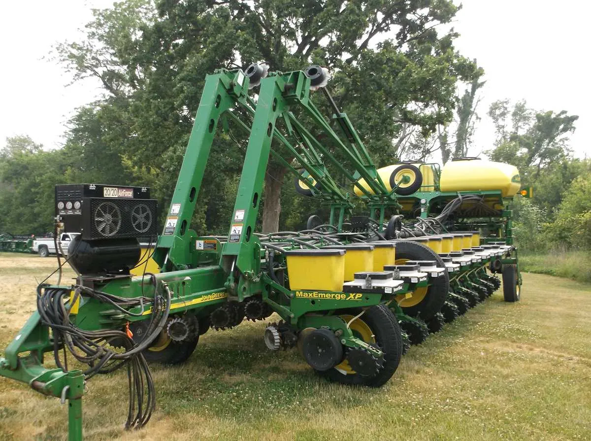 john deere 1770 16 row planter specs