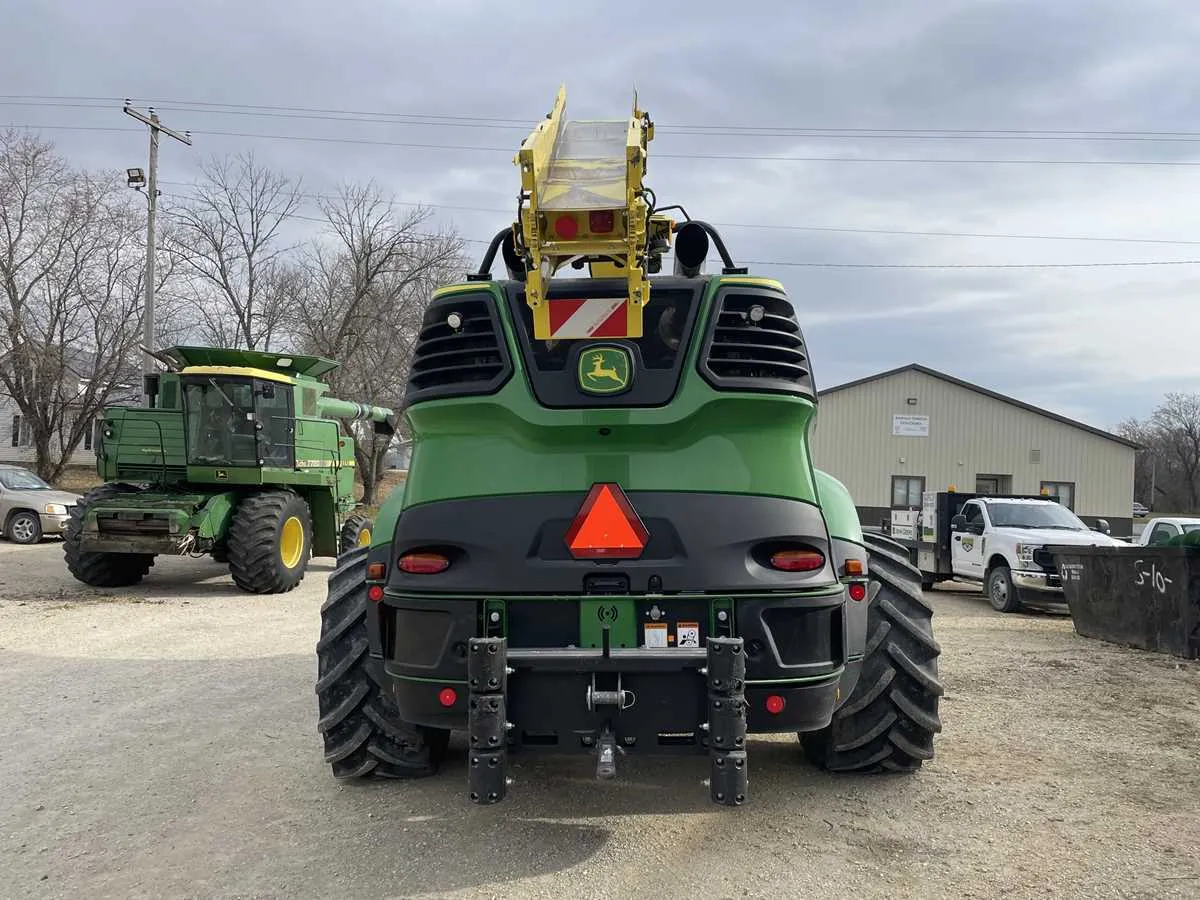john deere 9800 chopper specs